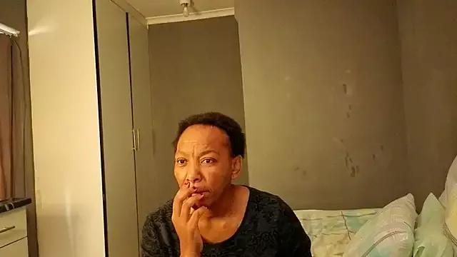 Lillyan_N from StripChat is Freechat