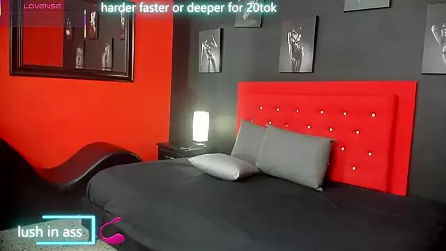 Girls and cam to cam: Watch as these sophisticated entertainers uncover their stunning costumes and curvaceous curves online!