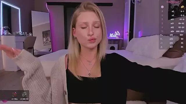 Girls and cam to cam: Watch as these sophisticated entertainers uncover their stunning costumes and curvaceous curves online!