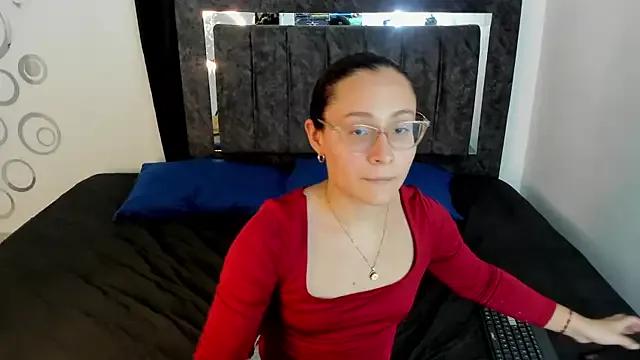 Lina_LatinGirl from StripChat is Freechat