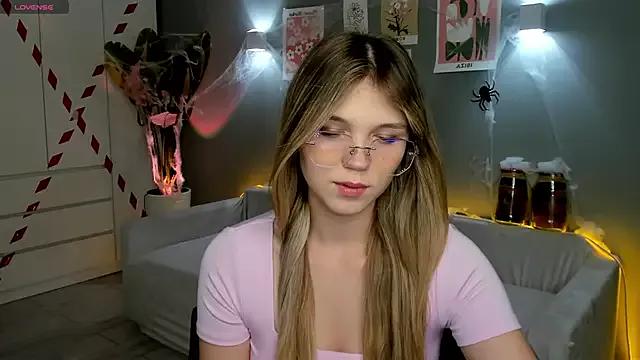 Girls and cam to cam: Watch as these sophisticated entertainers uncover their stunning costumes and curvaceous curves online!