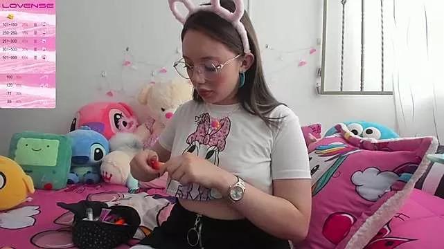 Girls and cam to cam: Watch as these sophisticated entertainers uncover their stunning costumes and curvaceous curves online!