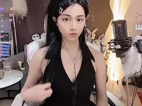 Lisa-ya from StripChat is Freechat