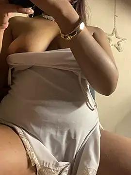 Photos of Lisa_richards from StripChat is Freechat