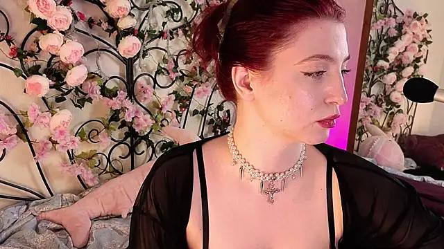 LisaVamp from StripChat is Freechat