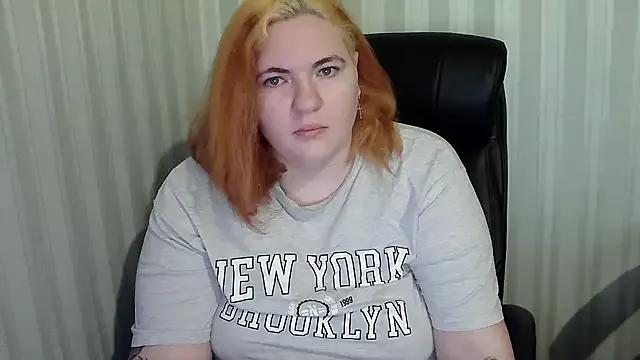 LissaLeon from StripChat is Freechat