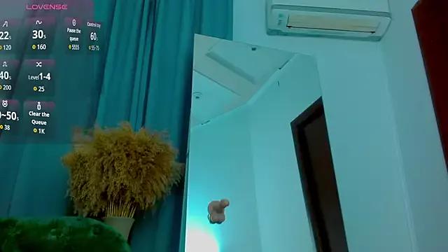 Little_melodyy from StripChat is Freechat