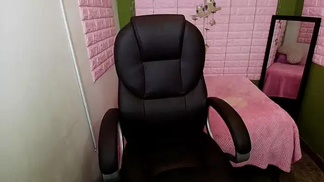 Little_Nicki from StripChat is Freechat