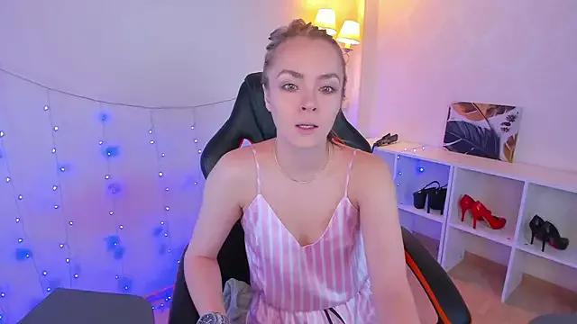 Girls and cam to cam: Watch as these sophisticated entertainers uncover their stunning costumes and curvaceous curves online!