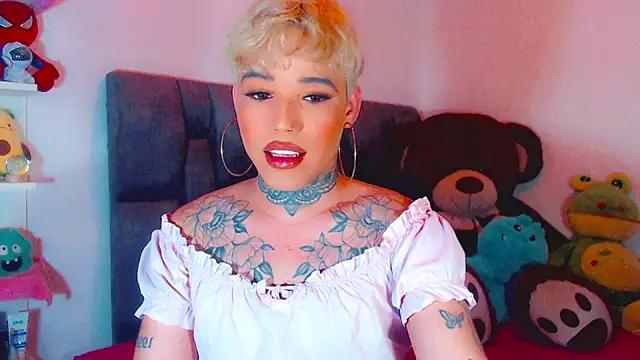 Girls and cam to cam: Watch as these sophisticated entertainers uncover their stunning costumes and curvaceous curves online!