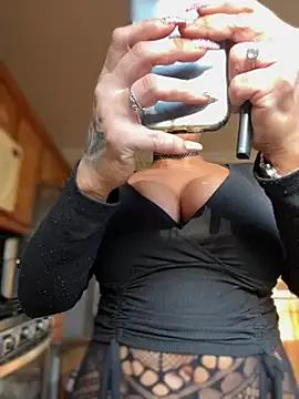 Girls and cam to cam: Watch as these sophisticated entertainers uncover their stunning costumes and curvaceous curves online!
