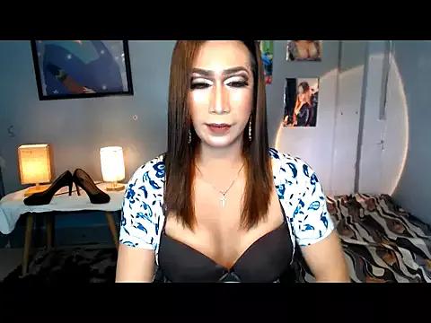 littleredbunny27 from StripChat is Freechat