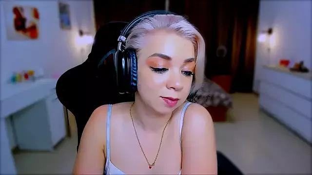littleSiyfairy from StripChat is Freechat