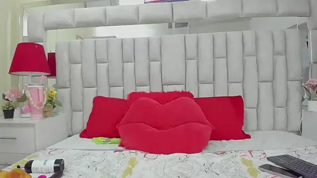 lizzy_velmont from StripChat is Freechat