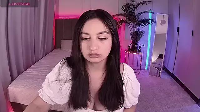 Lola_Sparks from StripChat is Freechat