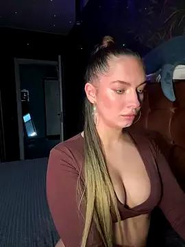 Girls and cam to cam: Watch as these sophisticated entertainers uncover their stunning costumes and curvaceous curves online!