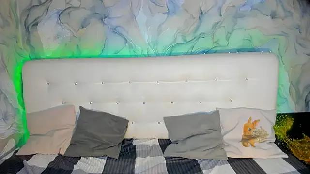 Girls and cam to cam: Watch as these sophisticated entertainers uncover their stunning costumes and curvaceous curves online!