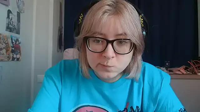 LolaWEI from StripChat is Freechat