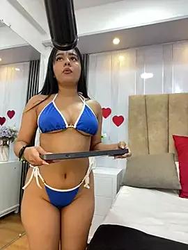 Loly_petitte performants stats from StripChat
