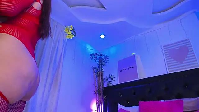 Girls and cam to cam: Watch as these sophisticated entertainers uncover their stunning costumes and curvaceous curves online!