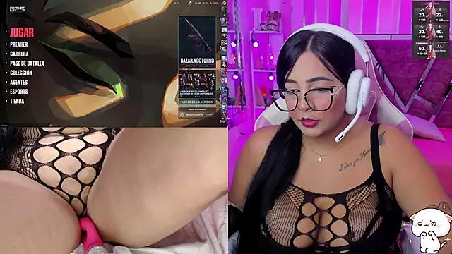 Girls and cam to cam: Watch as these sophisticated entertainers uncover their stunning costumes and curvaceous curves online!
