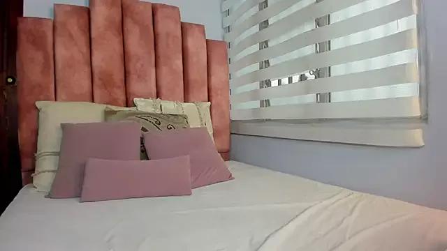 lou_rosse_ from StripChat is Freechat