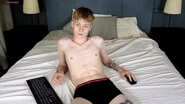 louie_evans from StripChat is Freechat