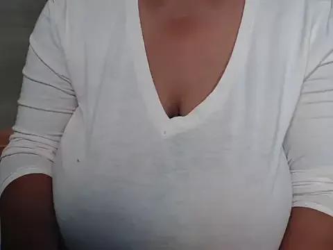 LoveJennyX from StripChat is Freechat