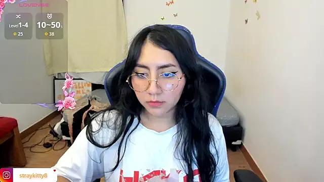 LoveLyy- from StripChat is Freechat