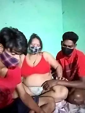 LoveOnStream from StripChat is Freechat