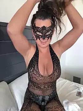 Girls and cam to cam: Watch as these sophisticated entertainers uncover their stunning costumes and curvaceous curves online!