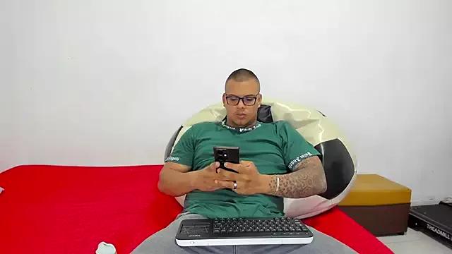 Girls and cam to cam: Watch as these sophisticated entertainers uncover their stunning costumes and curvaceous curves online!