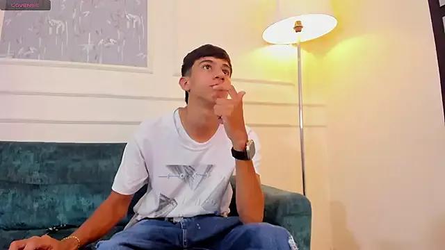 Lucian_Davi from StripChat is Freechat