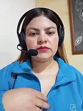 LUCIANA__99 from StripChat is Freechat