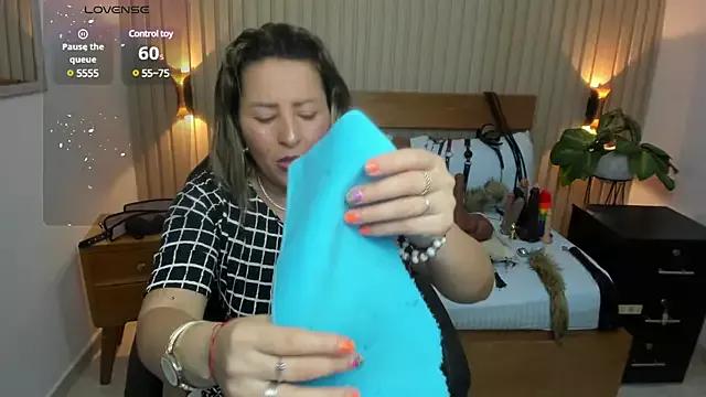 Girls and cam to cam: Watch as these sophisticated entertainers uncover their stunning costumes and curvaceous curves online!