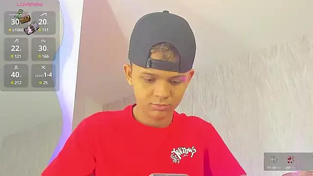 Lucien_Gray_ from StripChat is Freechat