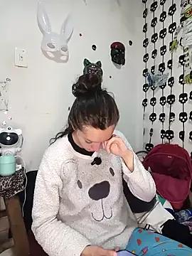 Lucy_colee from StripChat is Freechat