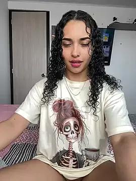 Lucy_Marin from StripChat is Freechat
