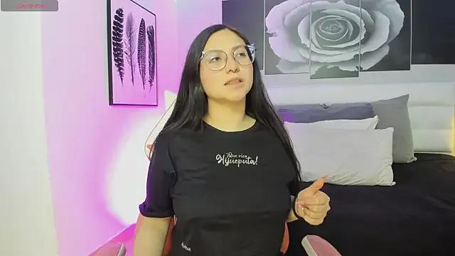 lucy_neil from StripChat is Freechat