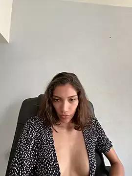LucyVenne from StripChat is Freechat