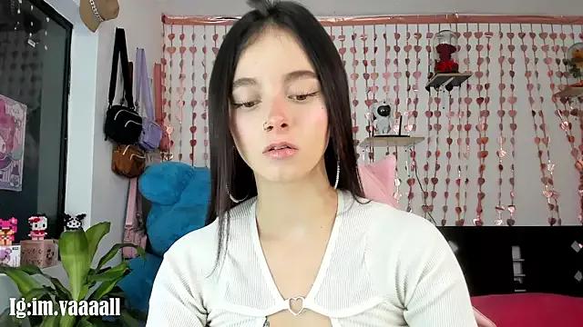 lucyy_tay from StripChat is Freechat