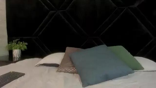 Luna__Nix webcams show profile image 