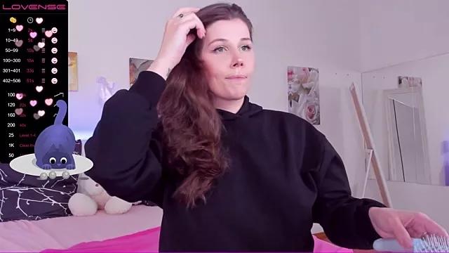 Girls and cam to cam: Watch as these sophisticated entertainers uncover their stunning costumes and curvaceous curves online!