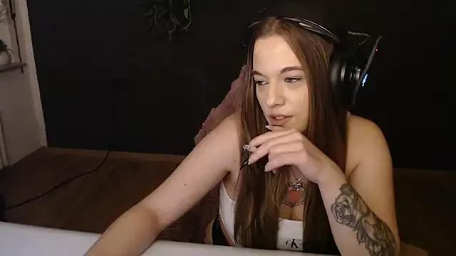 Girls and cam to cam: Watch as these sophisticated entertainers uncover their stunning costumes and curvaceous curves online!