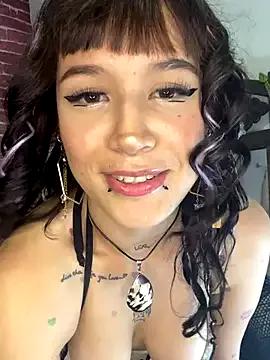 luna_sunflower from StripChat is Freechat