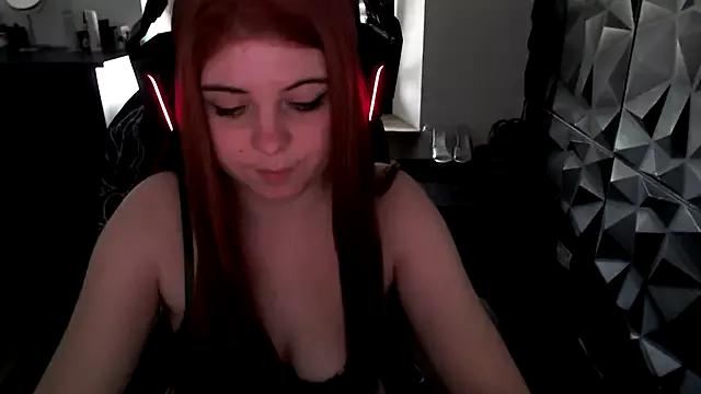 LunaaNoir from StripChat is Freechat