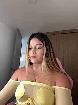 lunablossom_ from StripChat is Freechat
