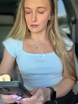 Photos of lunagirl13 from StripChat is Freechat