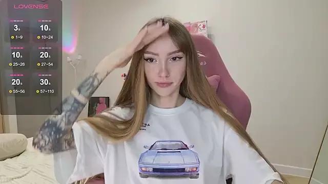 Girls and cam to cam: Watch as these sophisticated entertainers uncover their stunning costumes and curvaceous curves online!