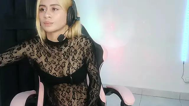 Girls and cam to cam: Watch as these sophisticated entertainers uncover their stunning costumes and curvaceous curves online!